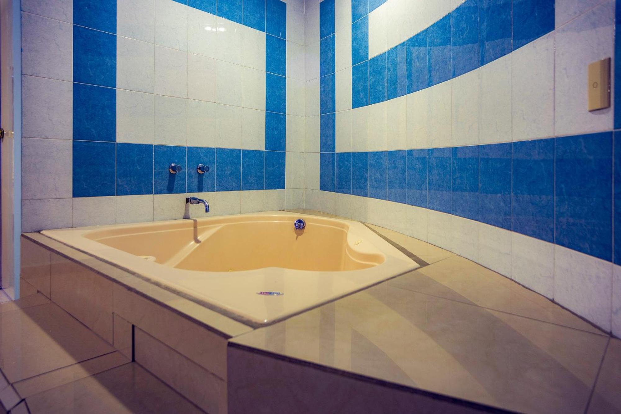 Capital O Hotel Diro, Monterrey Dış mekan fotoğraf